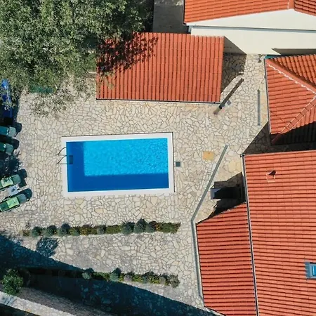 Rural Wellness 빌라 Validzici