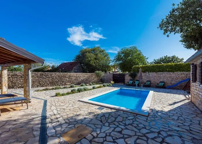 Villa Rural Wellness Validzici